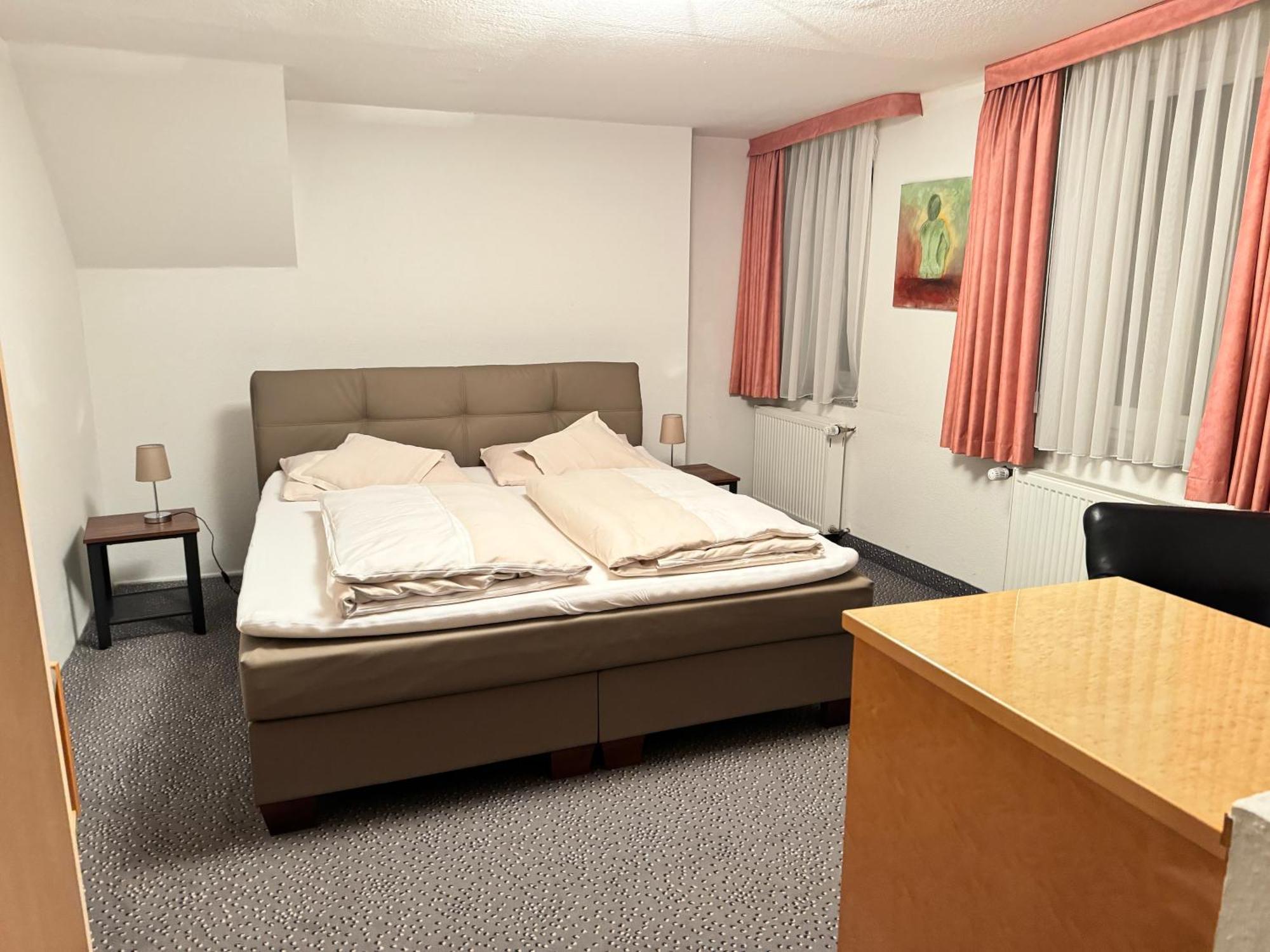 Hotel Und Restaurant Pinkenburg Wennigsen Ngoại thất bức ảnh