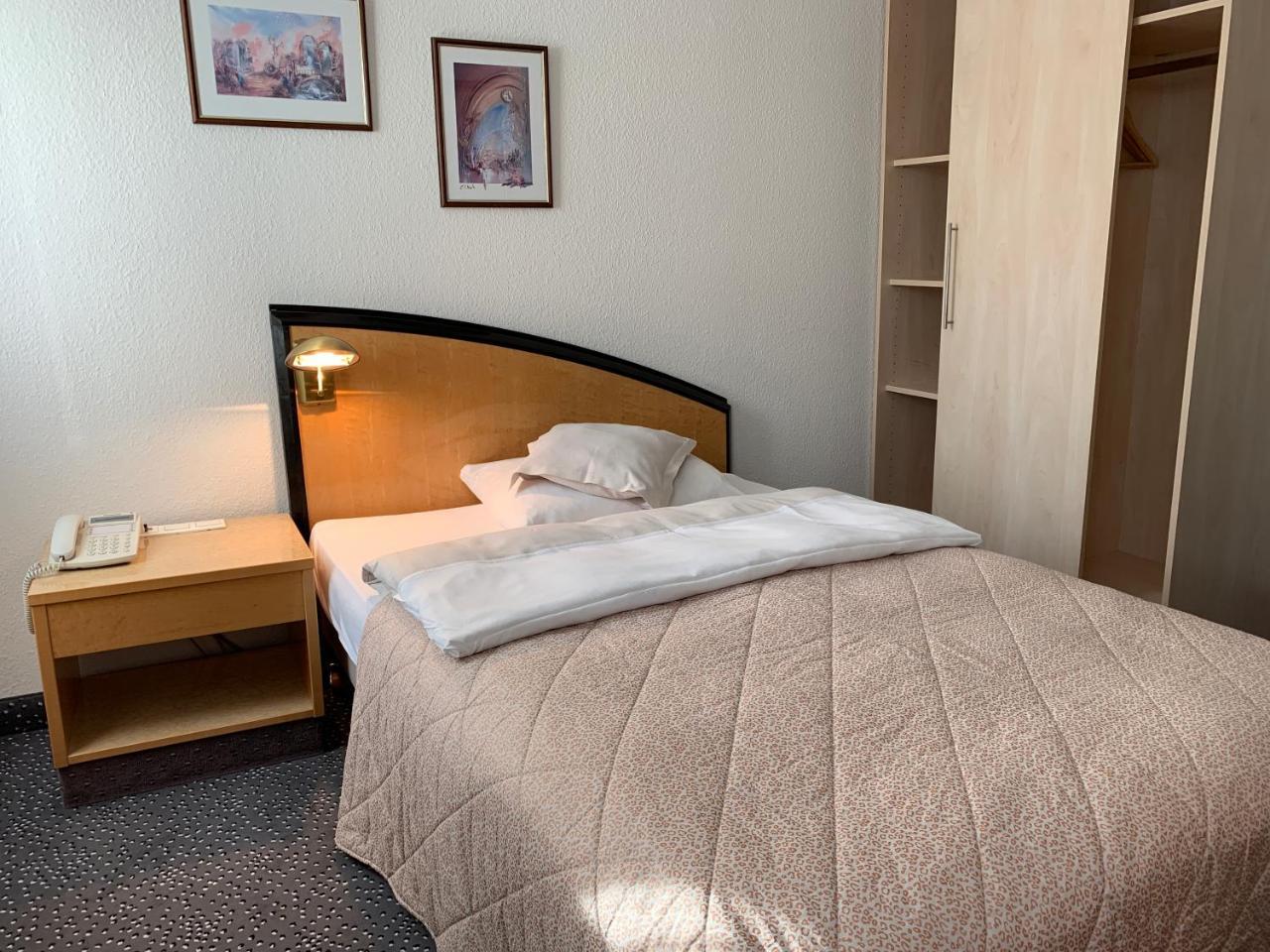 Hotel Und Restaurant Pinkenburg Wennigsen Ngoại thất bức ảnh